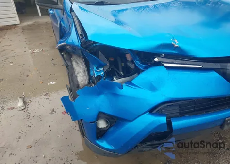 2018 Toyota Rav4 Le z USA, uszkodzony, nr VIN JTMBFREV3JJ724812